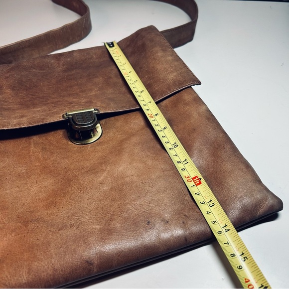 Odilynch Tan Leather Flapover Crossbody, Messenger Bag, Brass Push Lock Closure - Picture 10 of 16
